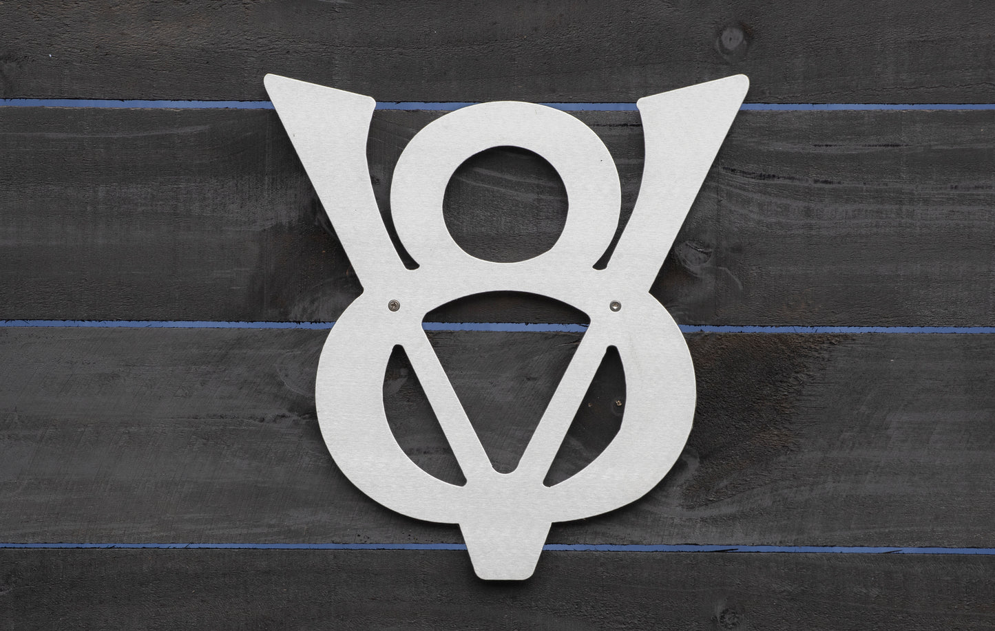V8